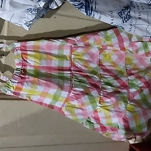 dresses - Picture 2 of 4